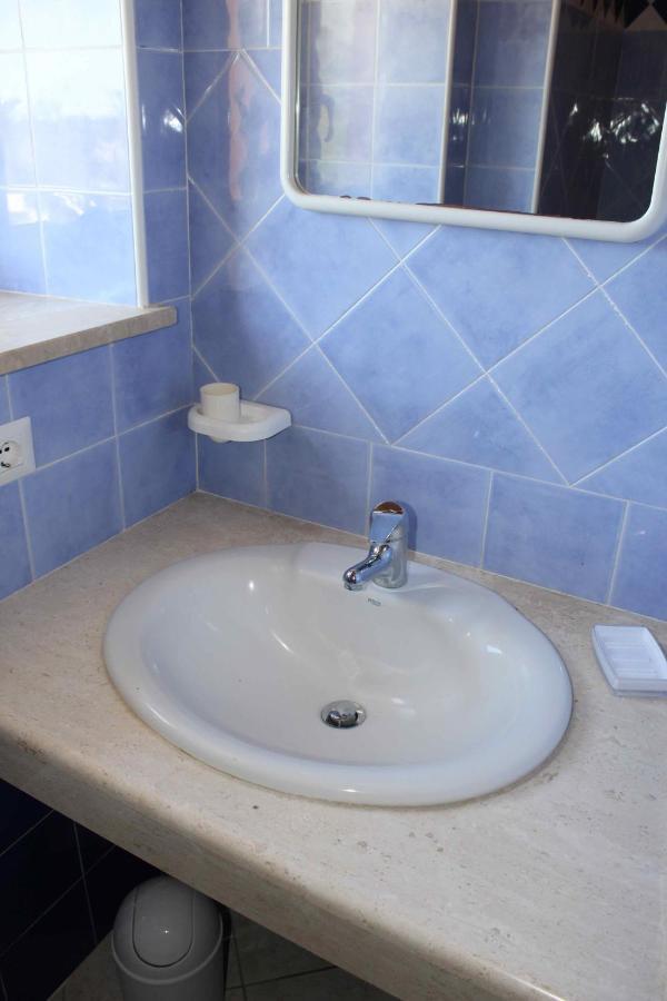Su Petrosu Aparthotel Orosei Kültér fotó