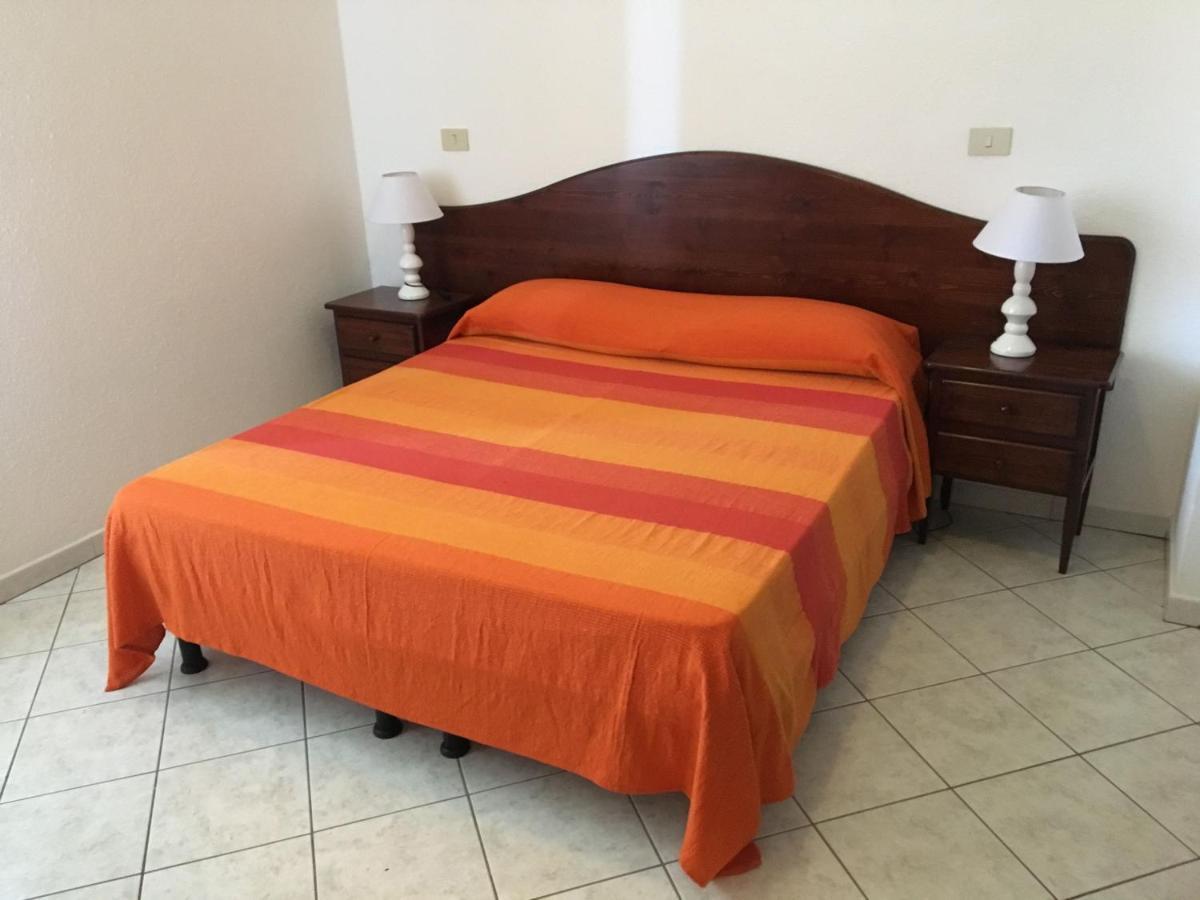 Su Petrosu Aparthotel Orosei Kültér fotó